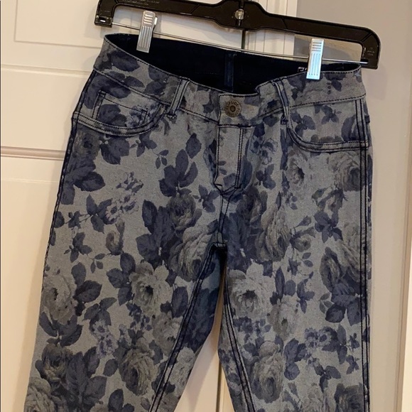 Flip Side jeans. Reversible skinny jeans. - Picture 4 of 14